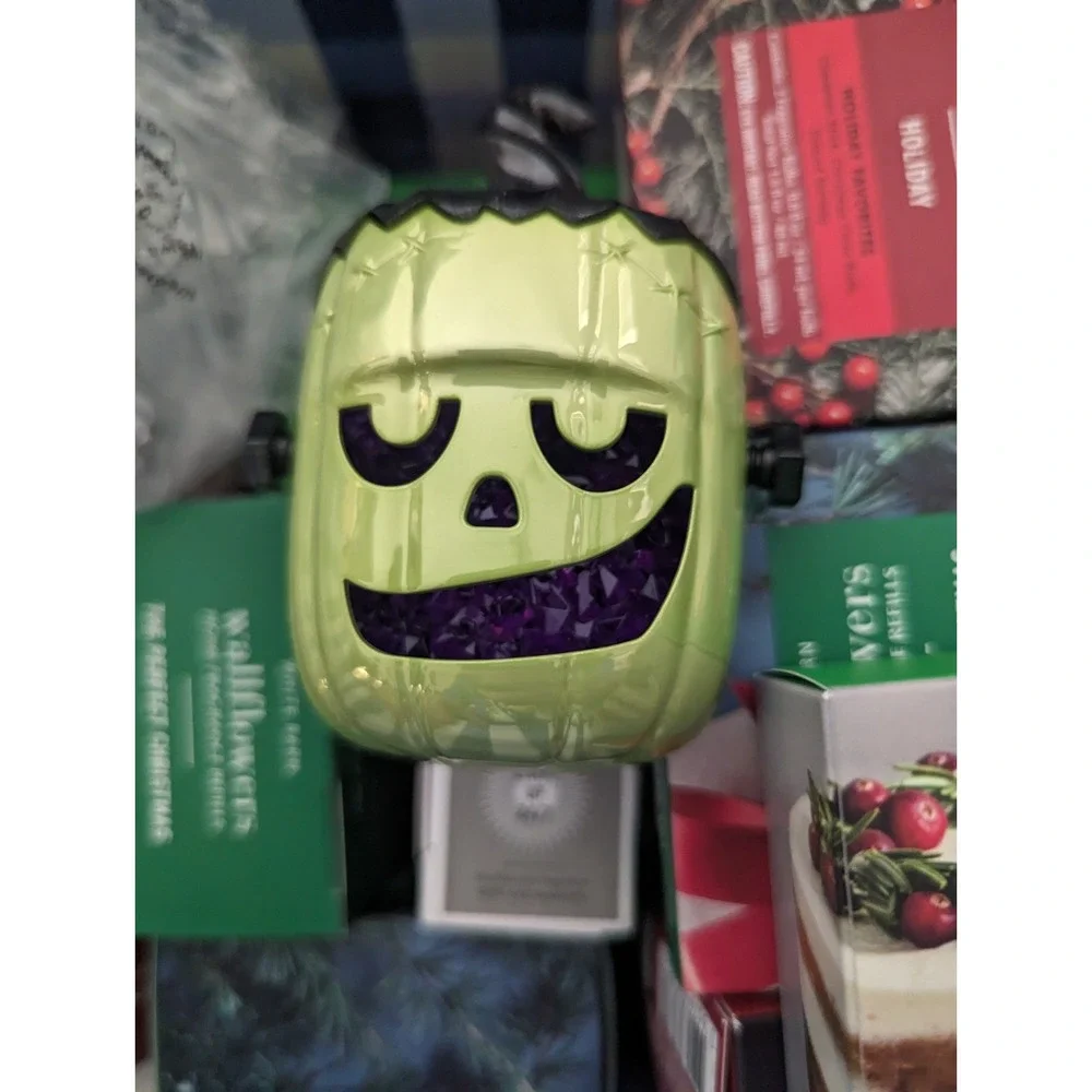 Bath &‎ Body Works FRANKEN PUMPKIN Halloween Wallflower Plug In 2025